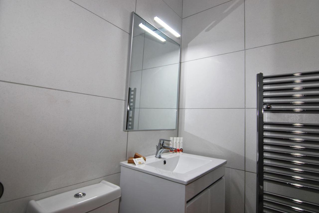 Brand New Cozy Basement Apartment Аргостолион Экстерьер фото
